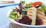 Sałatka z grillowanym cypryjskim serem Halloumi Sałatka z grillowanym cypryjskim serem Halloumi