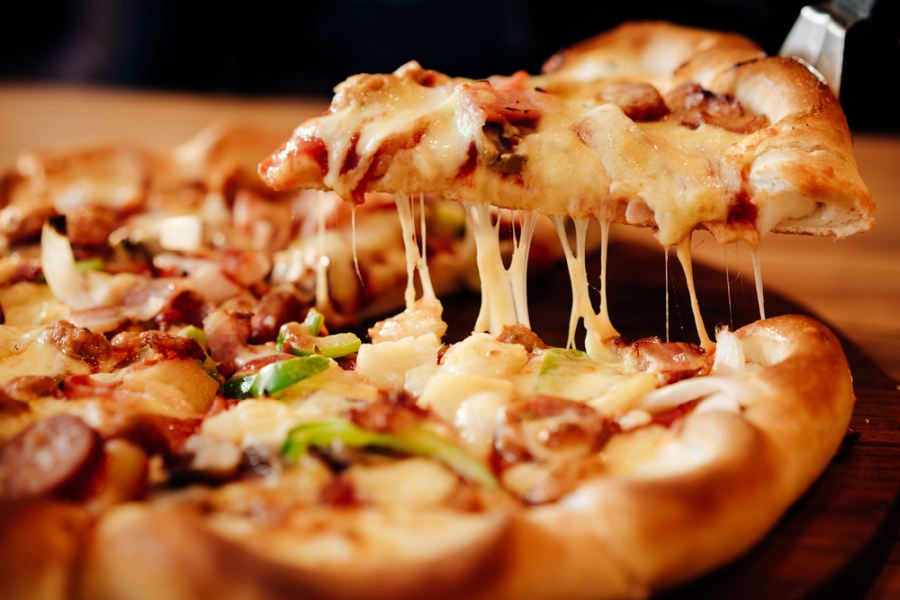 ile kalorii ma pizza?